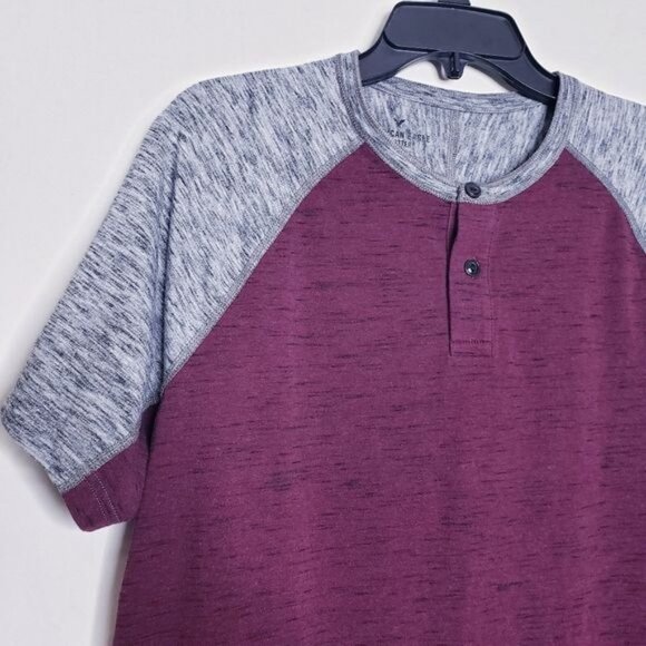 American Eagle Red & Gray Active Flex Short Sleeve Henley T-Shirt Men's Medium - Picture 2 of 7